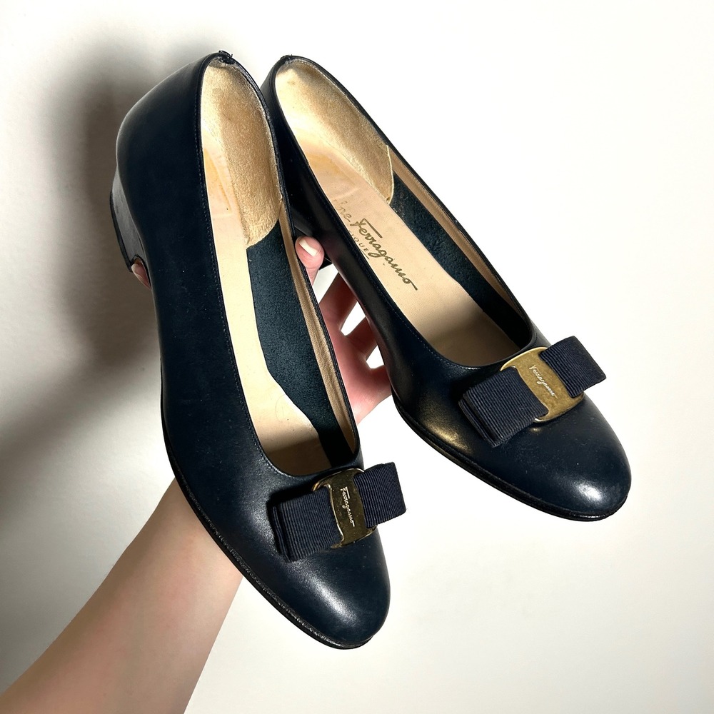Salvatore Ferragamo Black Leather Vara Bow Low Block Heel Pumps Women Size 7 B